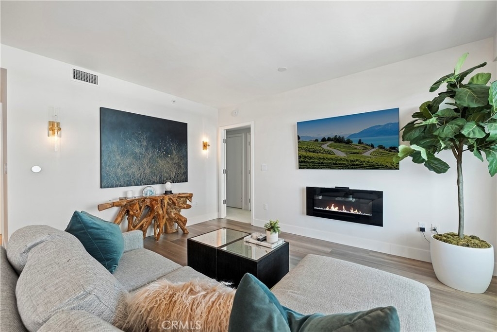 3141 Michelson - Photo 6