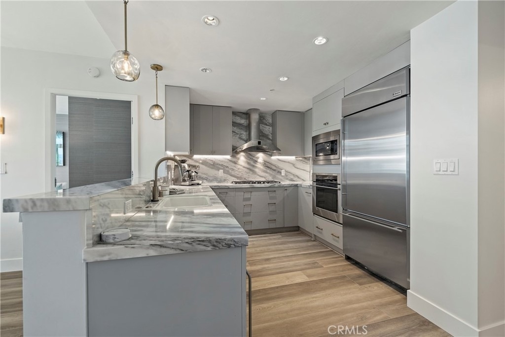 3141 Michelson - Photo 8