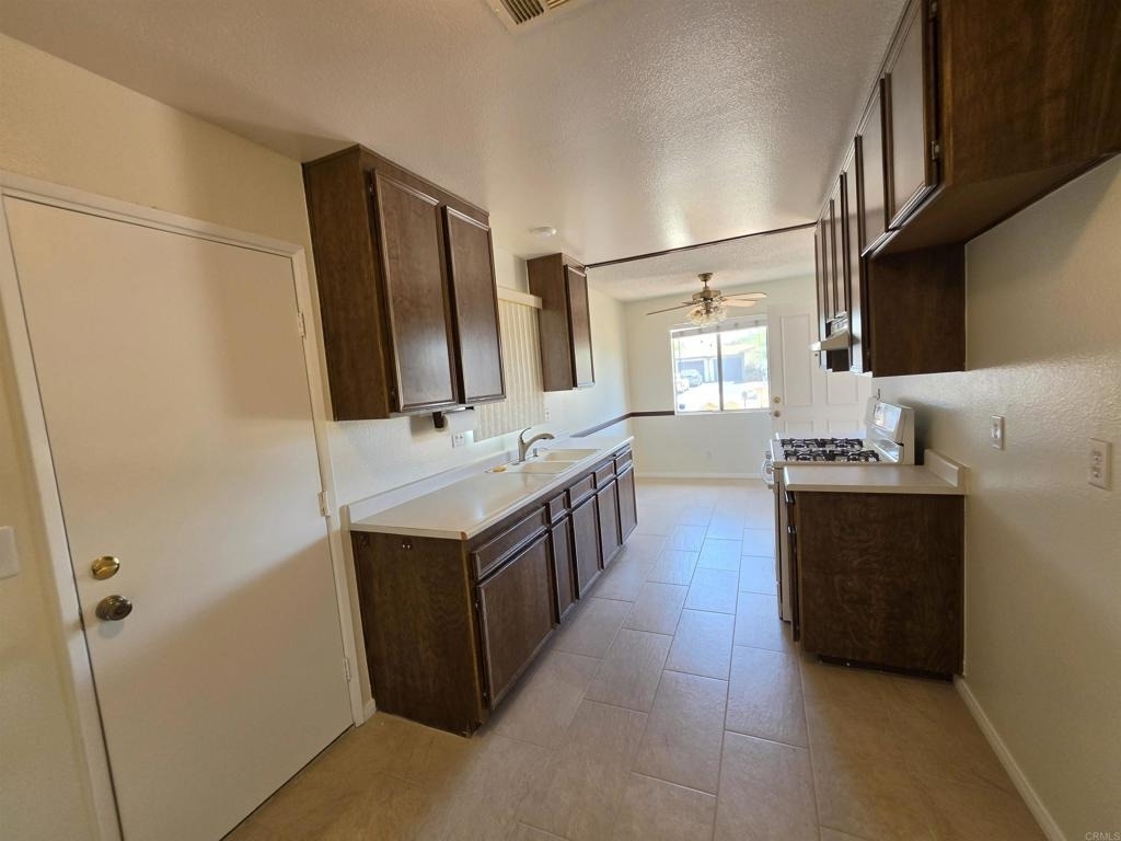 601 Corona Street - Photo 8
