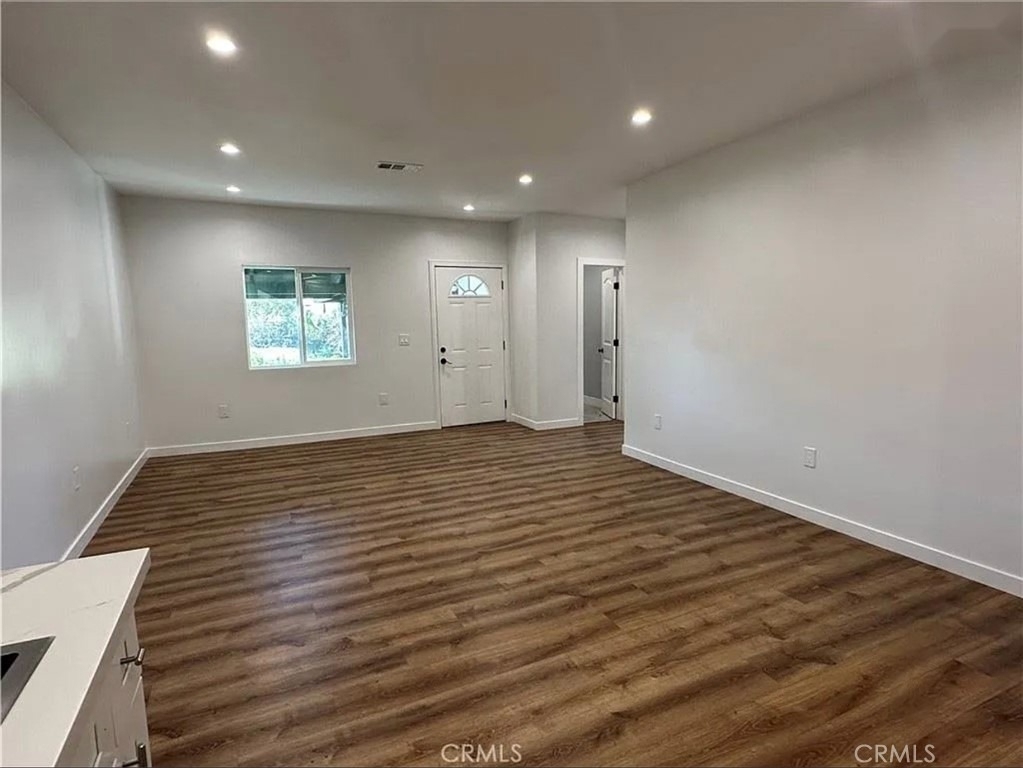 1548 W 7th St - Photo 2