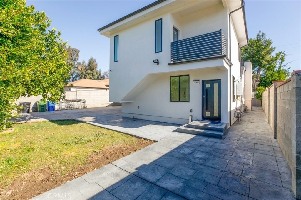 7446 Mammoth Avenue - Photo 4