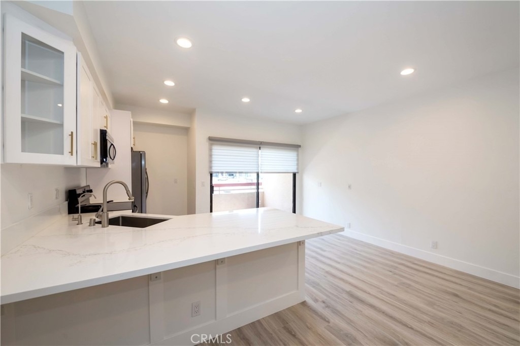 941 W Carson - Photo 0
