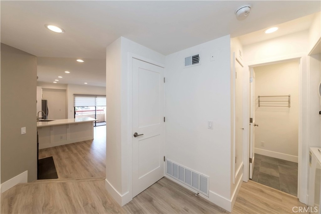 941 W Carson - Photo 2