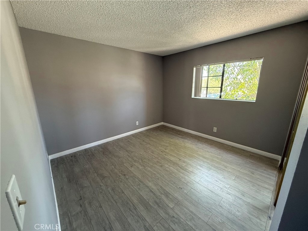 211 Magnolia - Photo 4