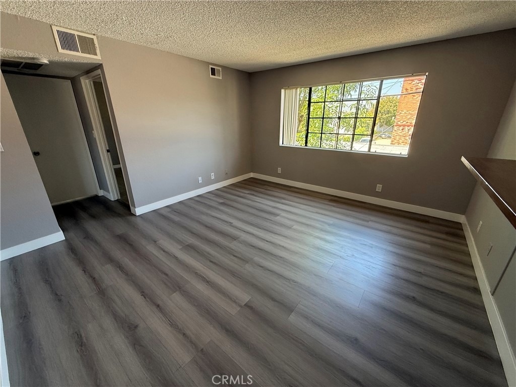 211 Magnolia - Photo 8