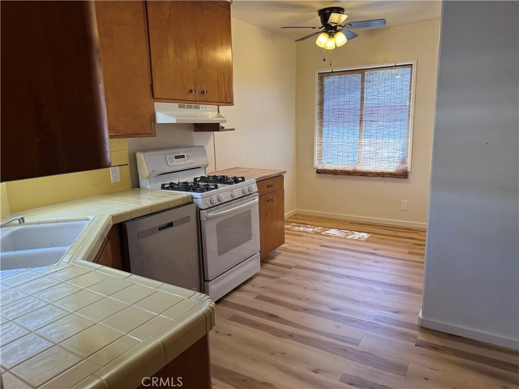 831 W Harvard Place - Photo 9