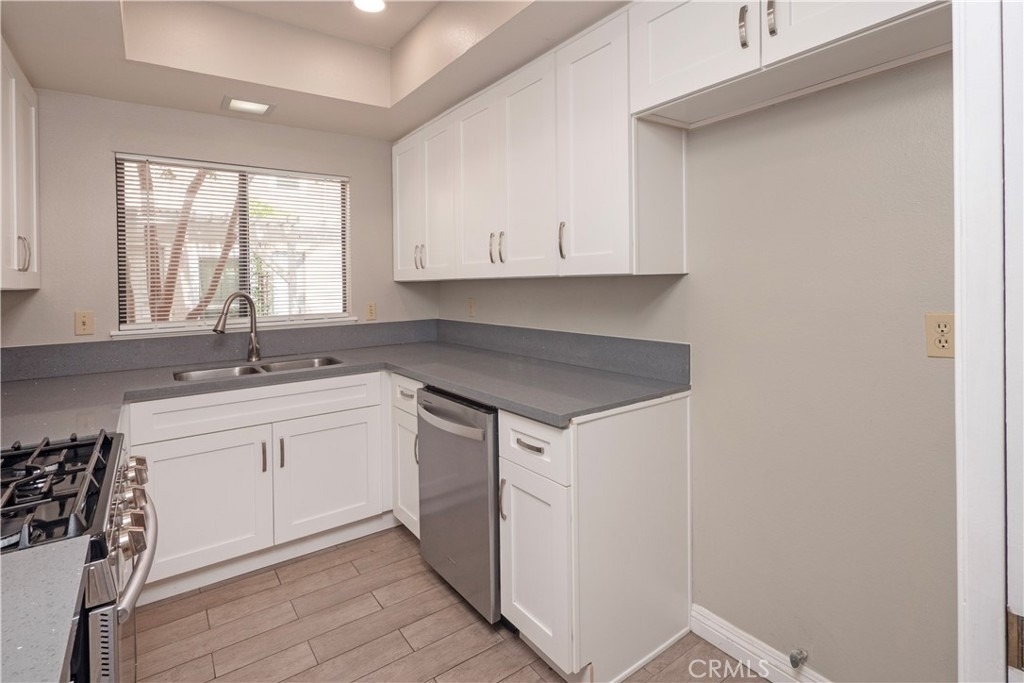 328 W 7th - Photo 9