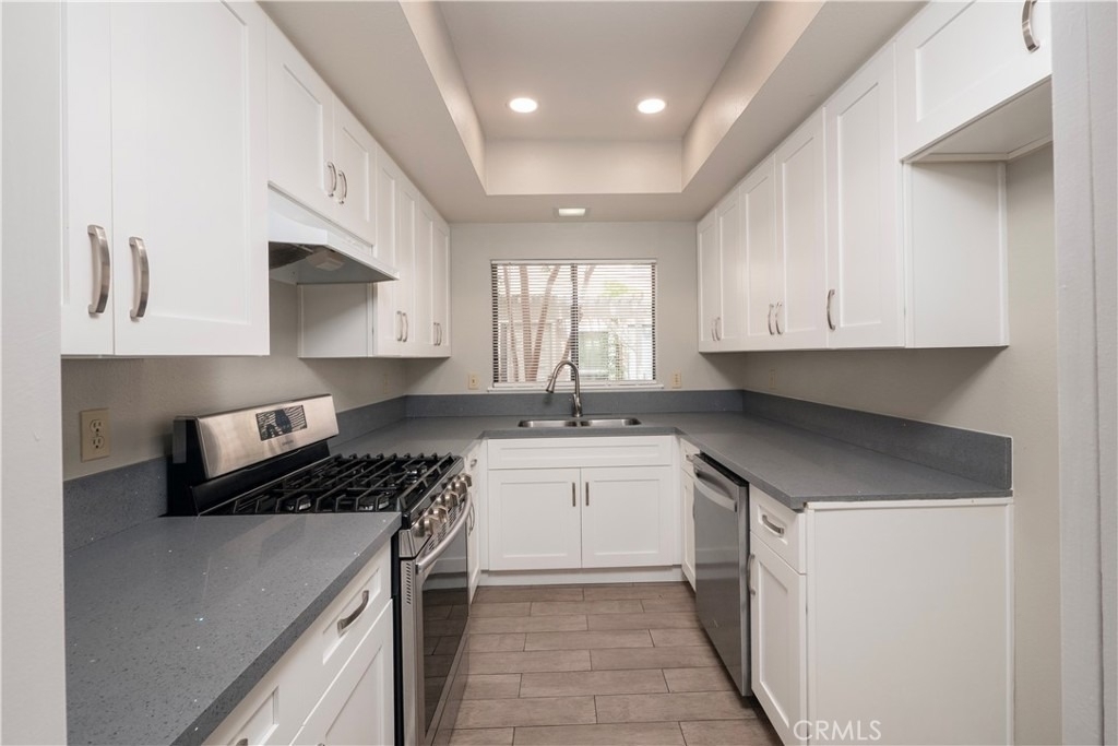 328 W 7th - Photo 8