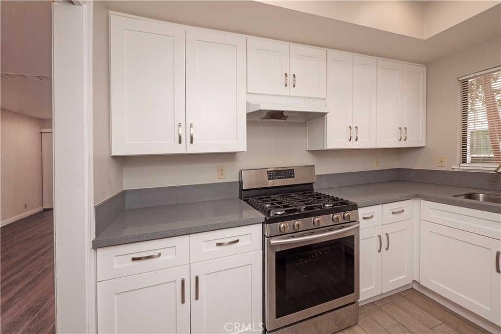 328 W 7th - Photo 11