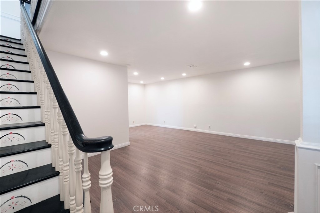 328 W 7th - Photo 7