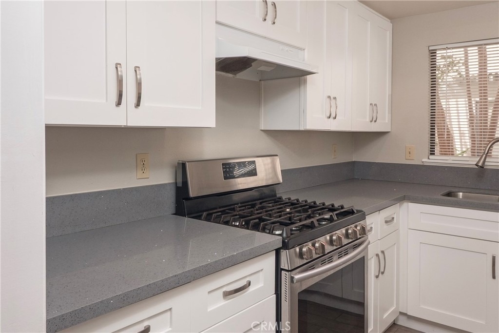 328 W 7th - Photo 10