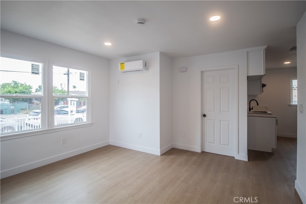 2214 Continental Avenue - Photo 4