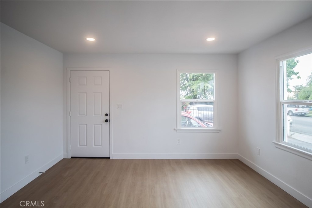 2214 Continental Avenue - Photo 2
