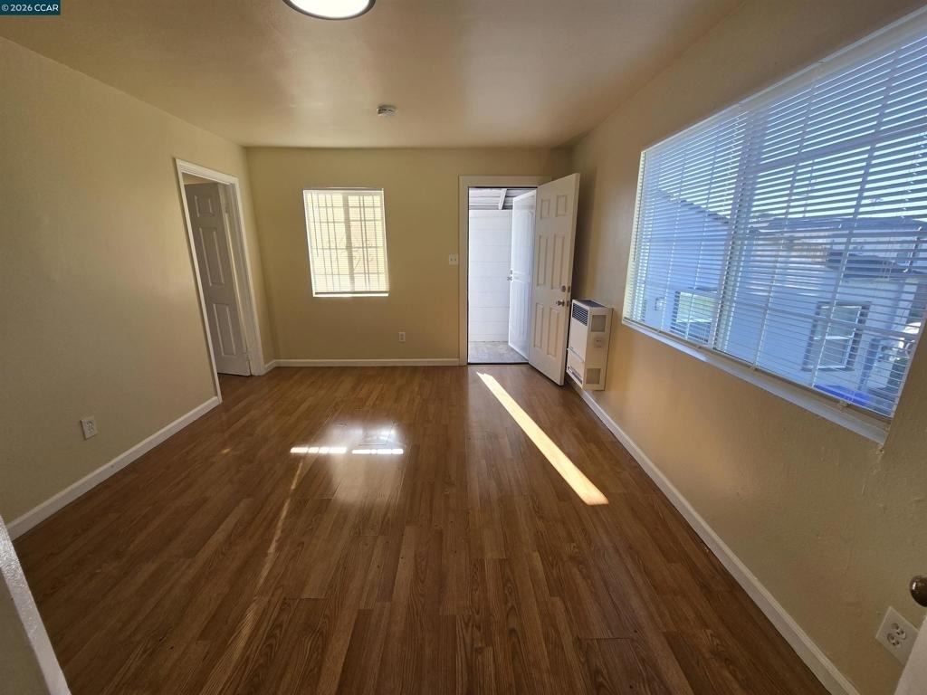 2347 Roosevelt Avenue - Photo 3