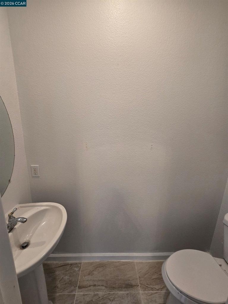 223 Santa Barbara St - Photo 2