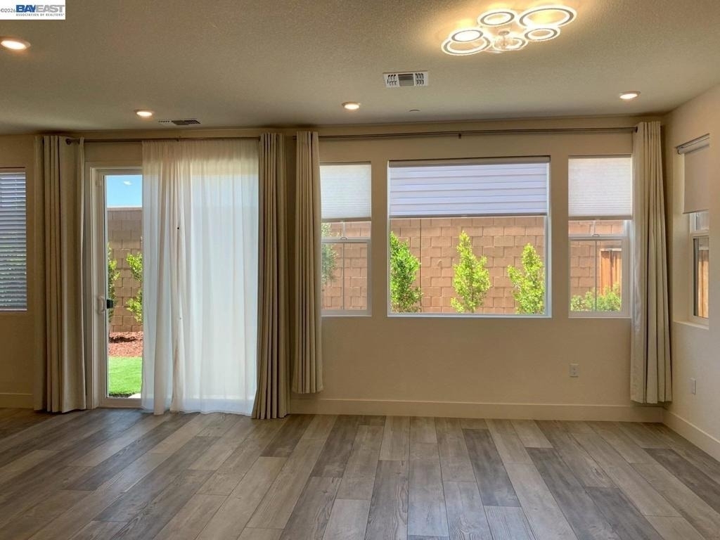 7149 Diamond Ave - Photo 17