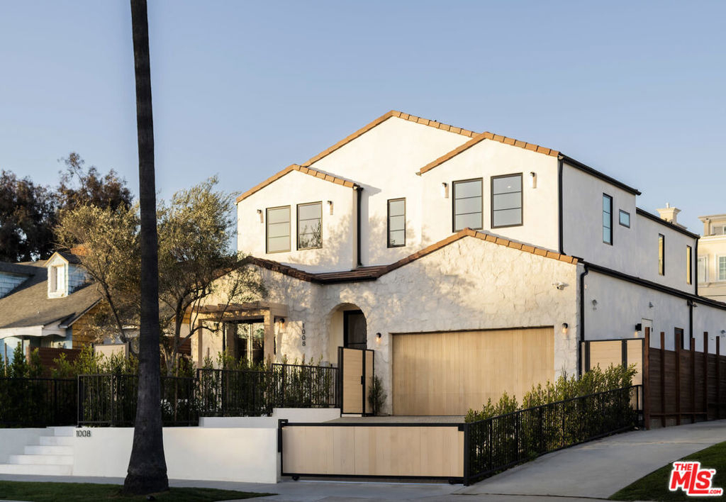 1008 S Bundy Drive - Photo 4