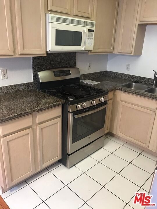 1804 Camden Avenue - Photo 6