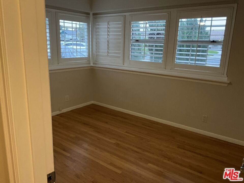 2963 Glencrest Street - Photo 5