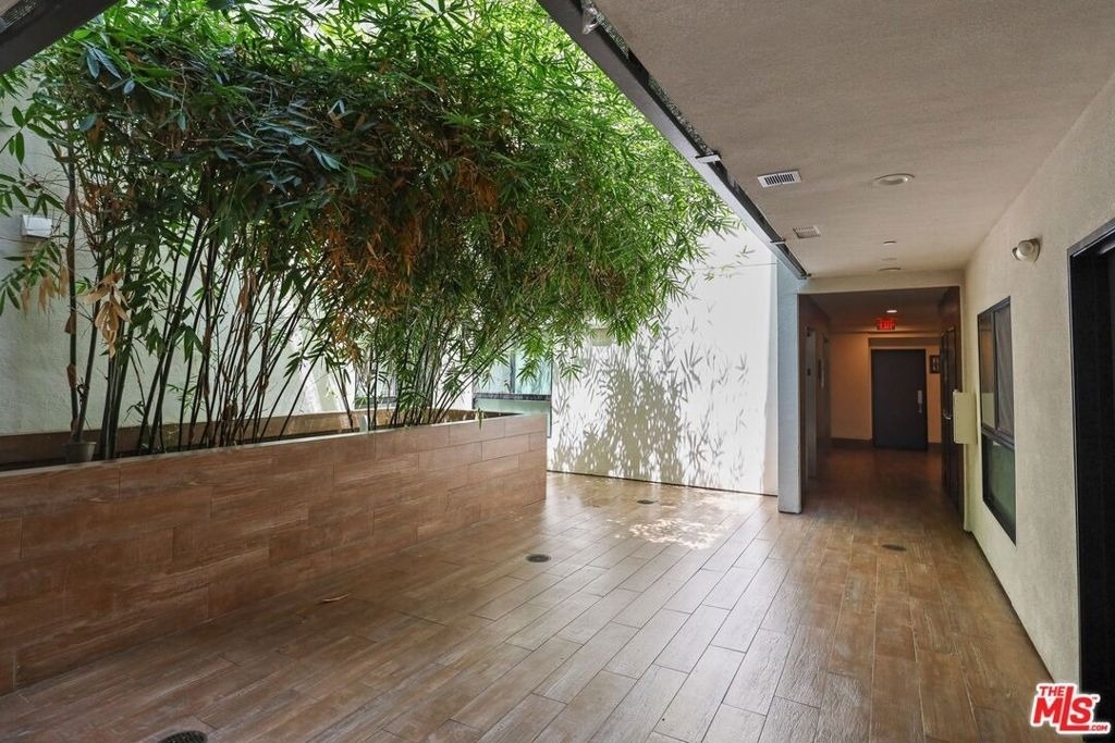 807 Hudson - Photo 16