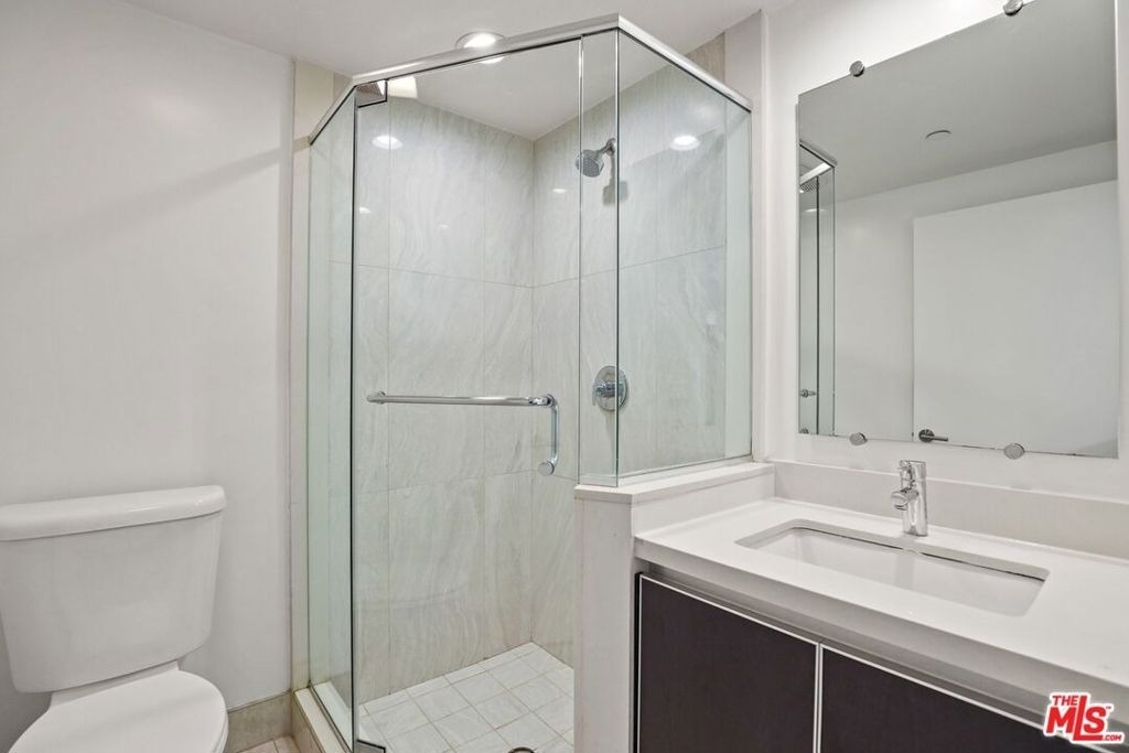 807 Hudson - Photo 11