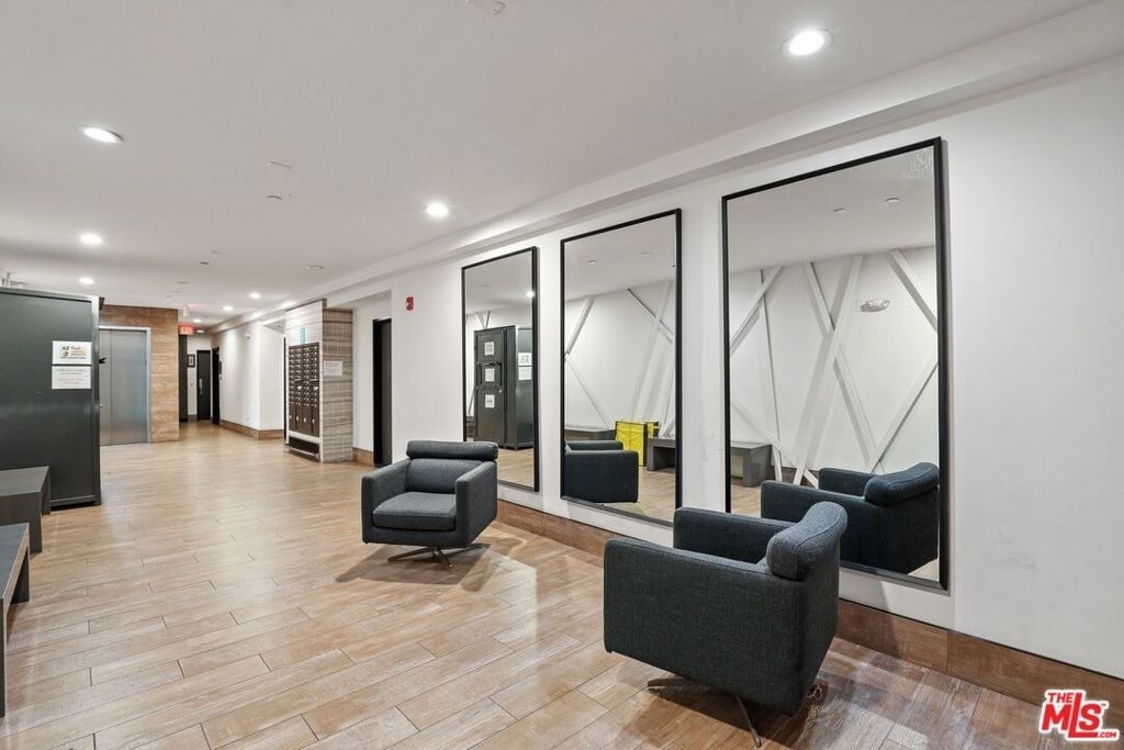 807 Hudson - Photo 18