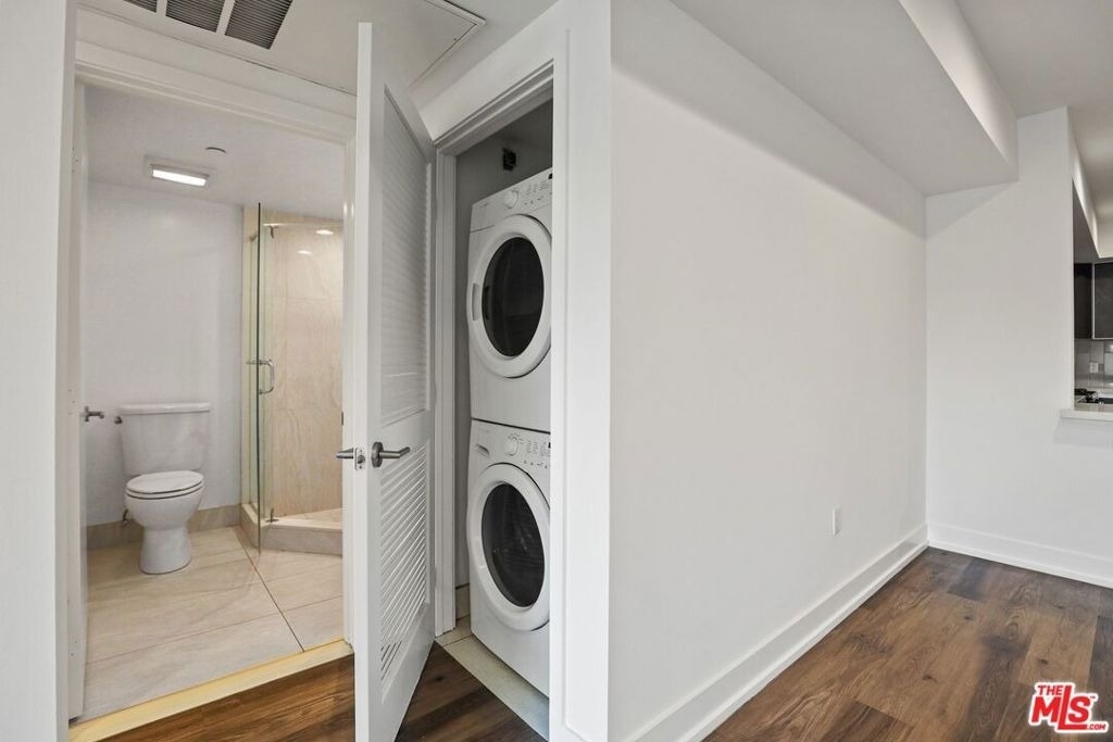 807 Hudson - Photo 14