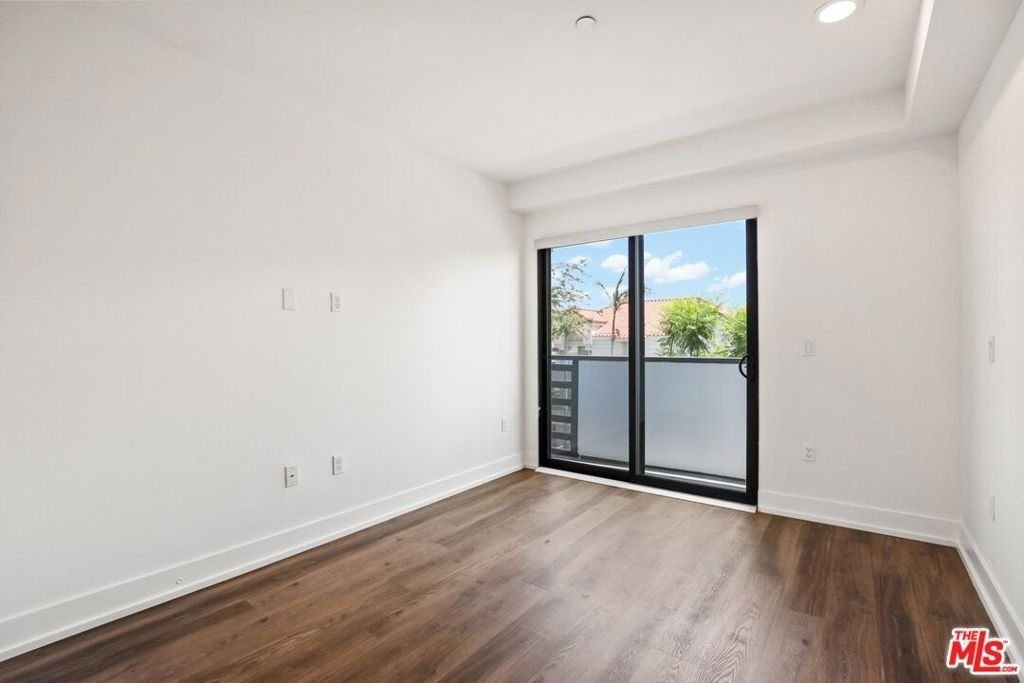 807 Hudson - Photo 6