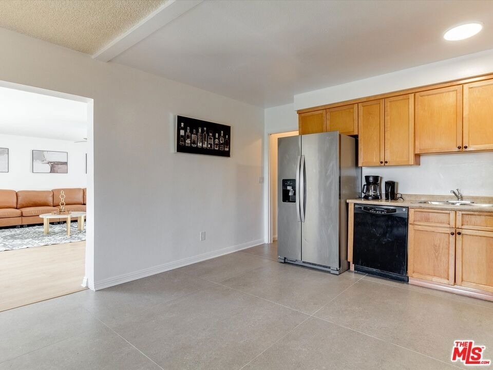 17100 Barneston Street - Photo 10