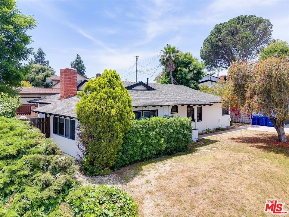 17100 Barneston Street - Photo 1