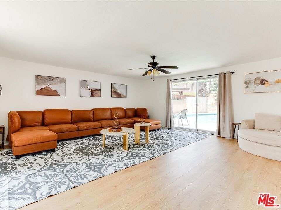 17100 Barneston Street - Photo 3