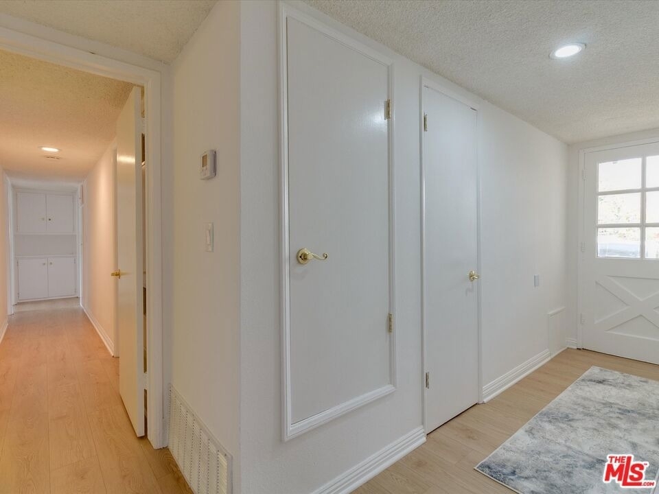 17100 Barneston Street - Photo 2