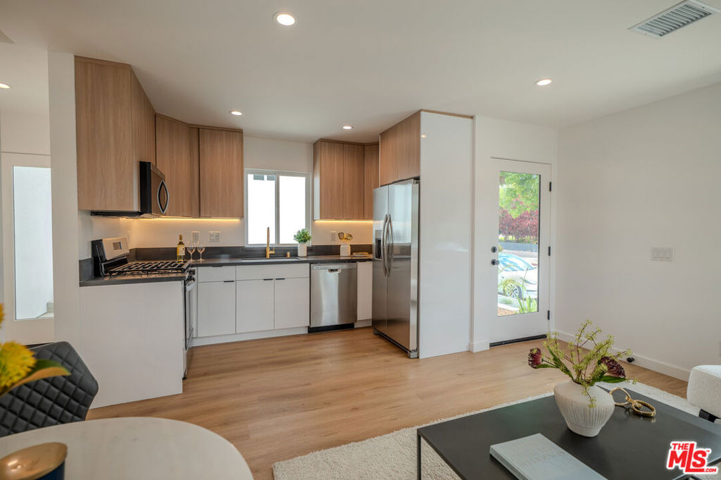 1139 Lima Street - Photo 3