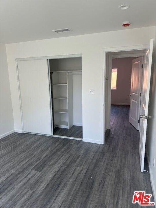 1037 E 50th Street - Photo 3