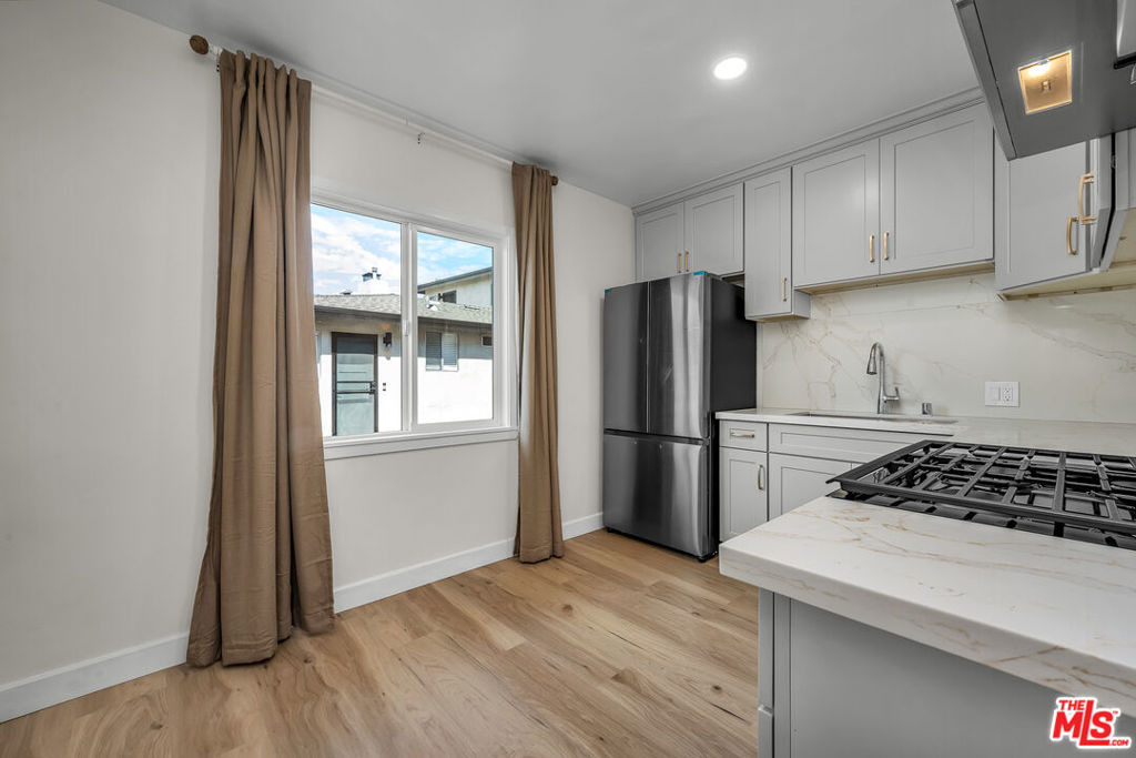 2027 Euclid Street - Photo 6