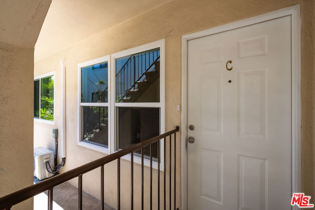 2027 Euclid Street - Photo 2