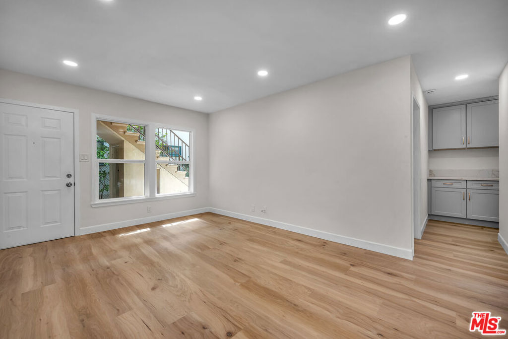 2027 Euclid Street - Photo 4