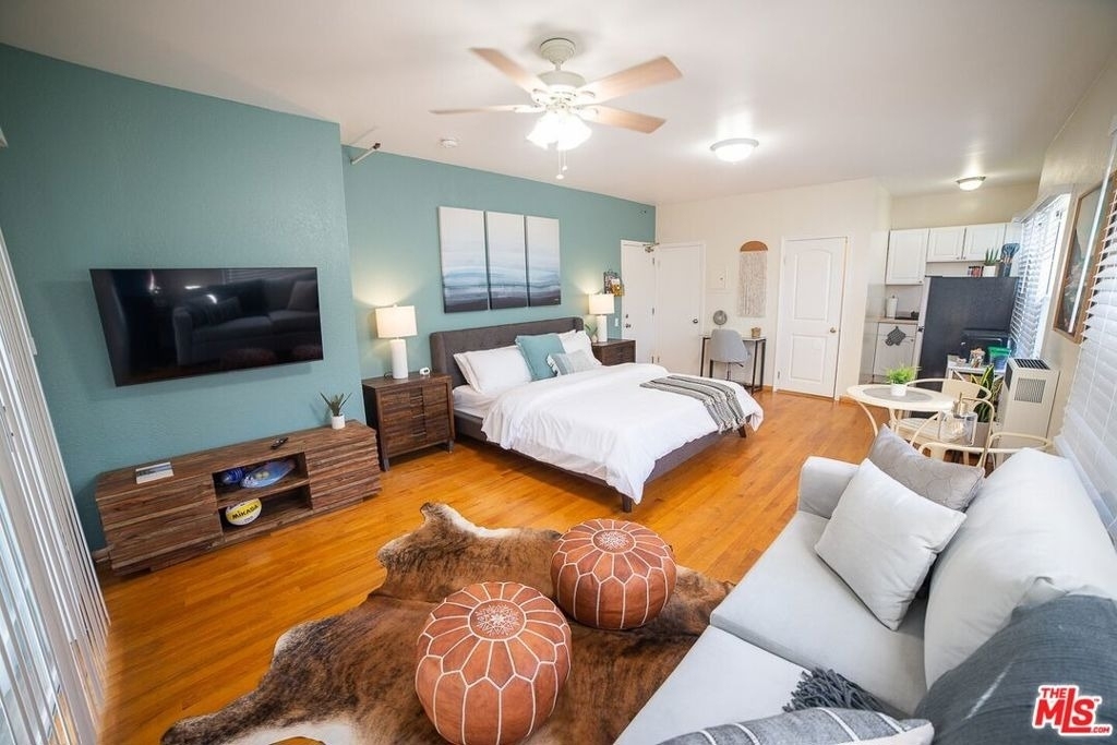 26 Breeze Avenue - Photo 0