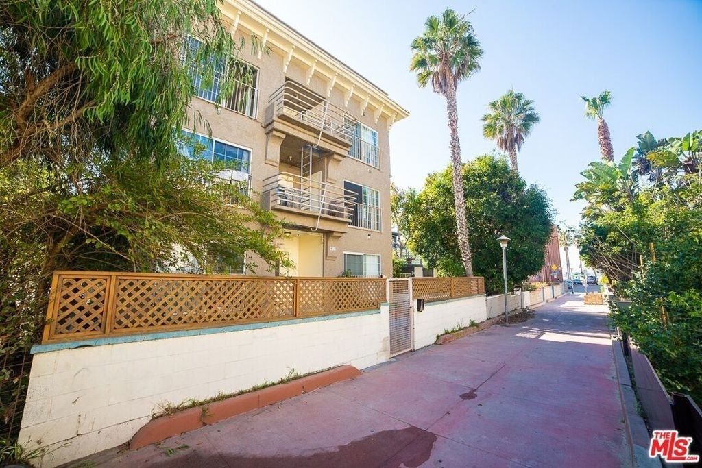 26 Breeze Avenue - Photo 9