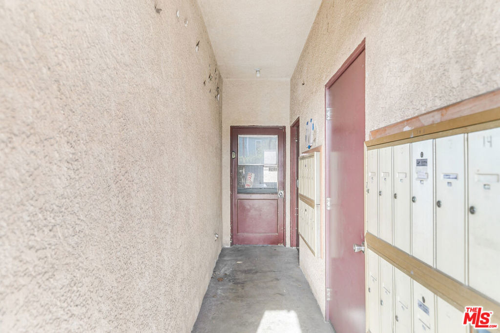313 Mildred Avenue - Photo 14