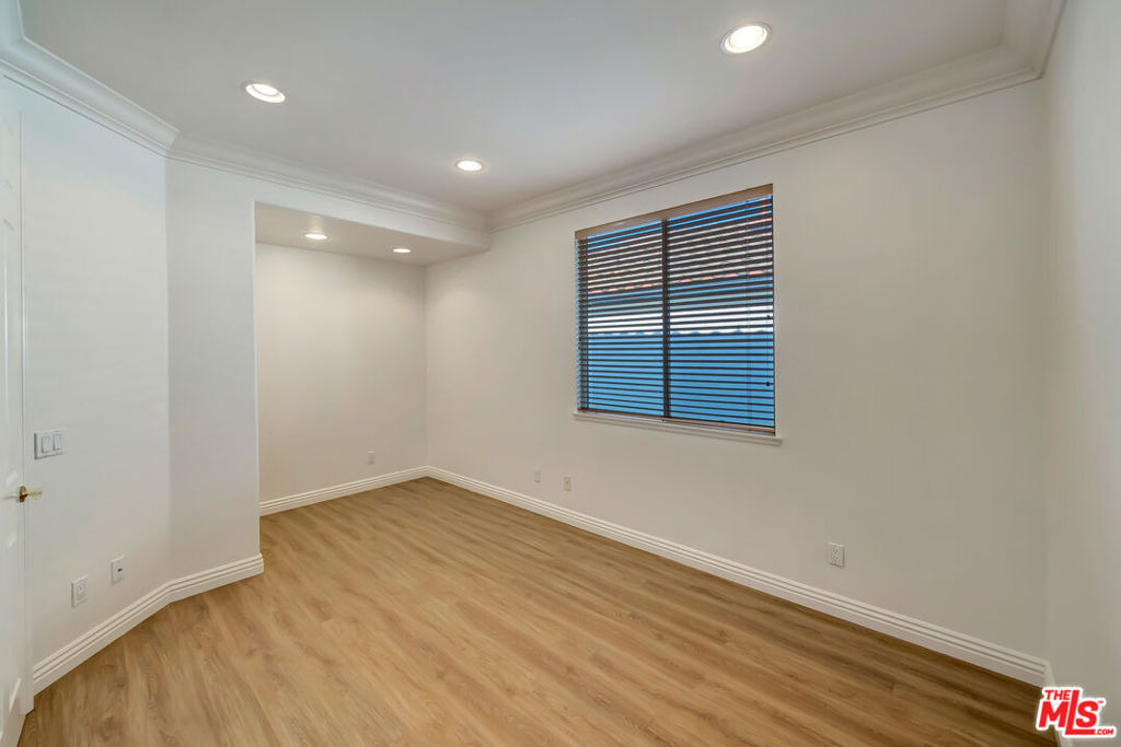 24819 Calle Cedro - Photo 15