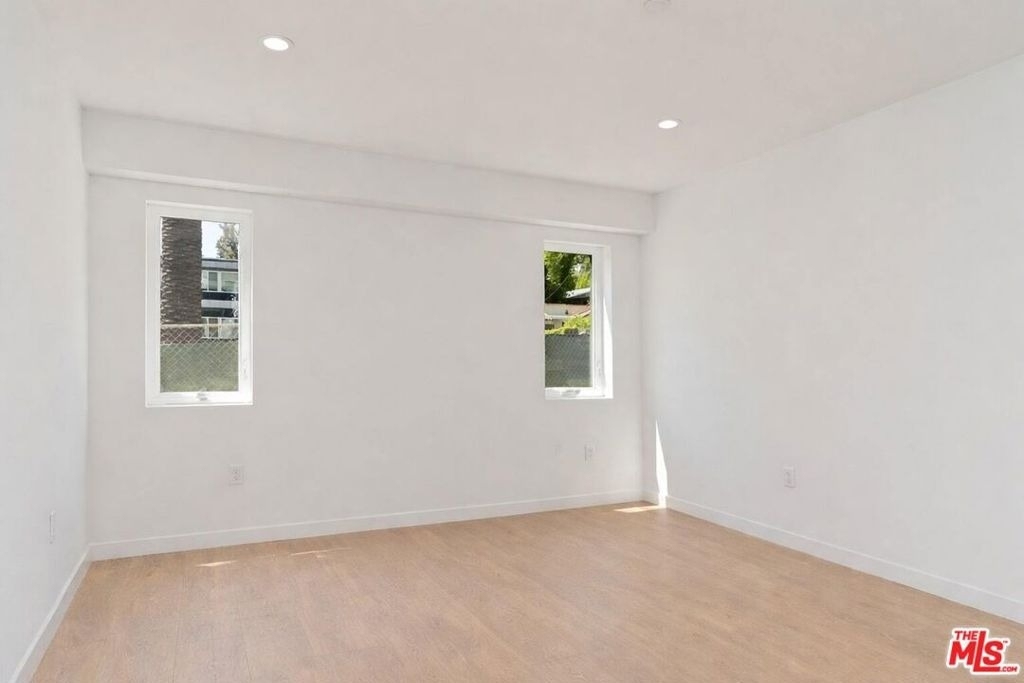 2115 1/2 Beachwood Terrace - Photo 10