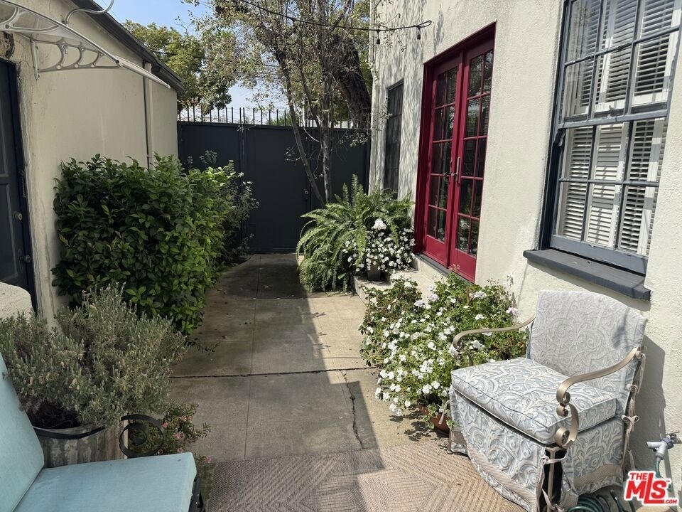 5717 W 2nd Street - Photo 9