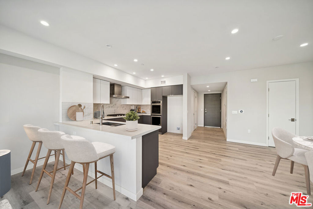 1051 S Corning Street - Photo 2