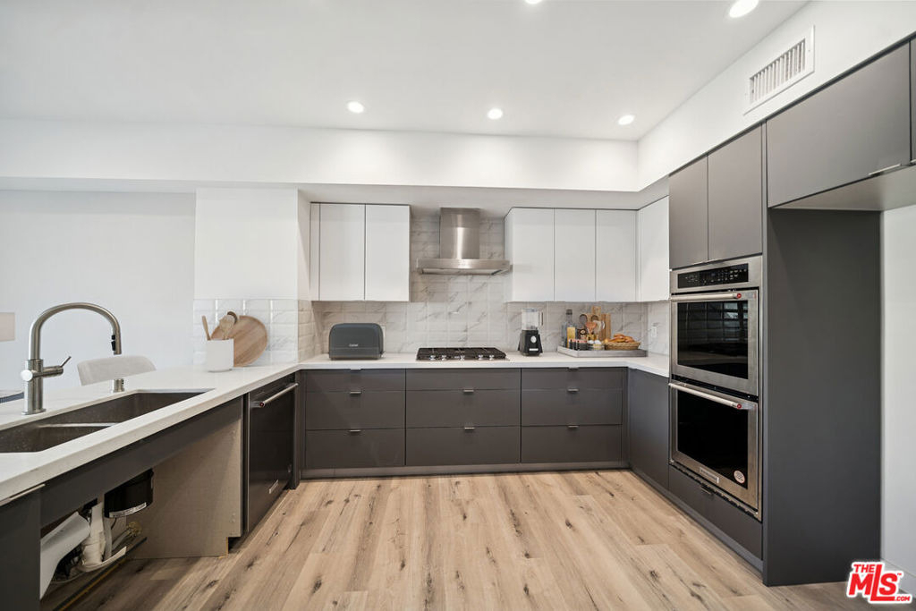 1051 S Corning Street - Photo 4