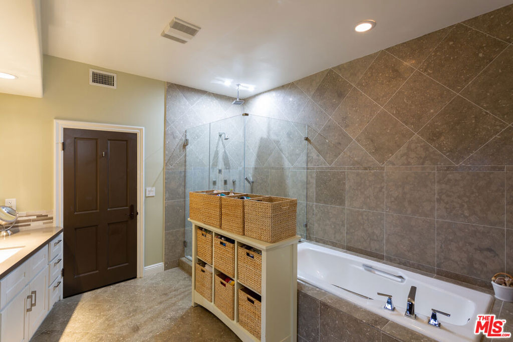 13902 Valley Vista - Photo 11