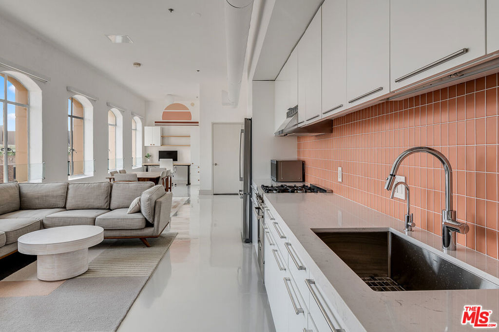 6253 Hollywood Boulevard - Photo 10