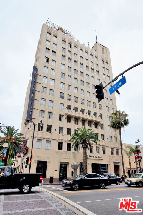 6253 Hollywood Boulevard - Photo 1