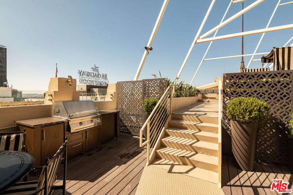 6253 Hollywood Boulevard - Photo 36