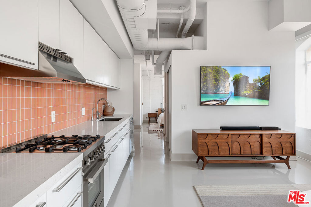 6253 Hollywood Boulevard - Photo 8